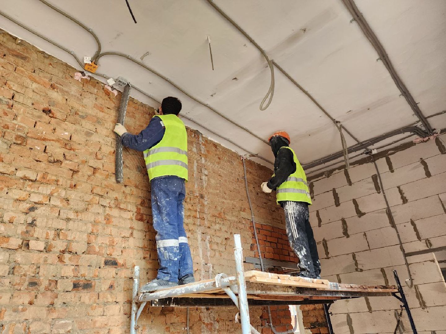 Солнечногорск, Ремонт школы, Рабочие, Образование, Ученики,