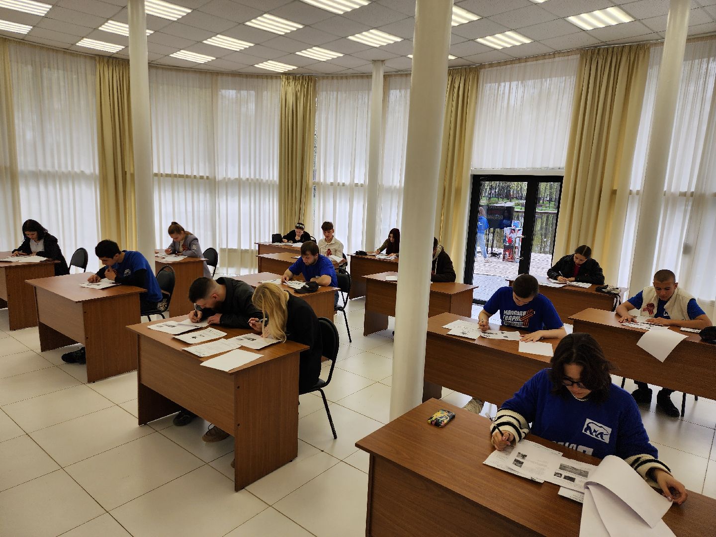 серпухов, подмосковье, диктант победы, парк имени олега степанова, МГЕР, диана алумянц,