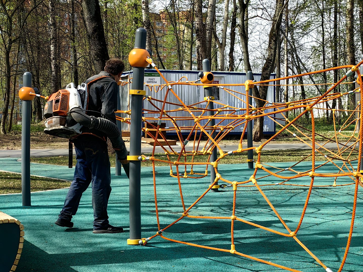 уборка парка, пылесос, листва, благоустровйство,