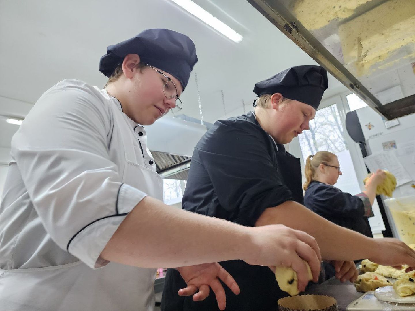 можайск, можайский городской округ, подмосковье, куличи, день добрых дел, студенты, можайский техникум, куличи для военнослужащих, сво, спецоперация, акции,