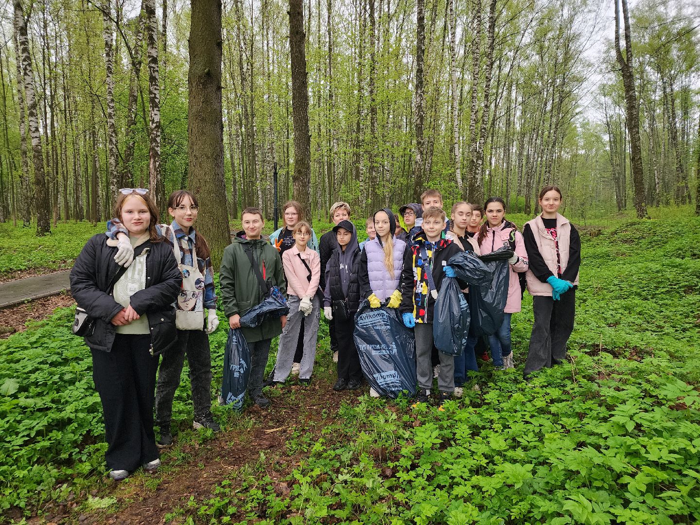 День добрых дел, уборка общественных территорий, школьники, Ногинск, Богородский городской округ,