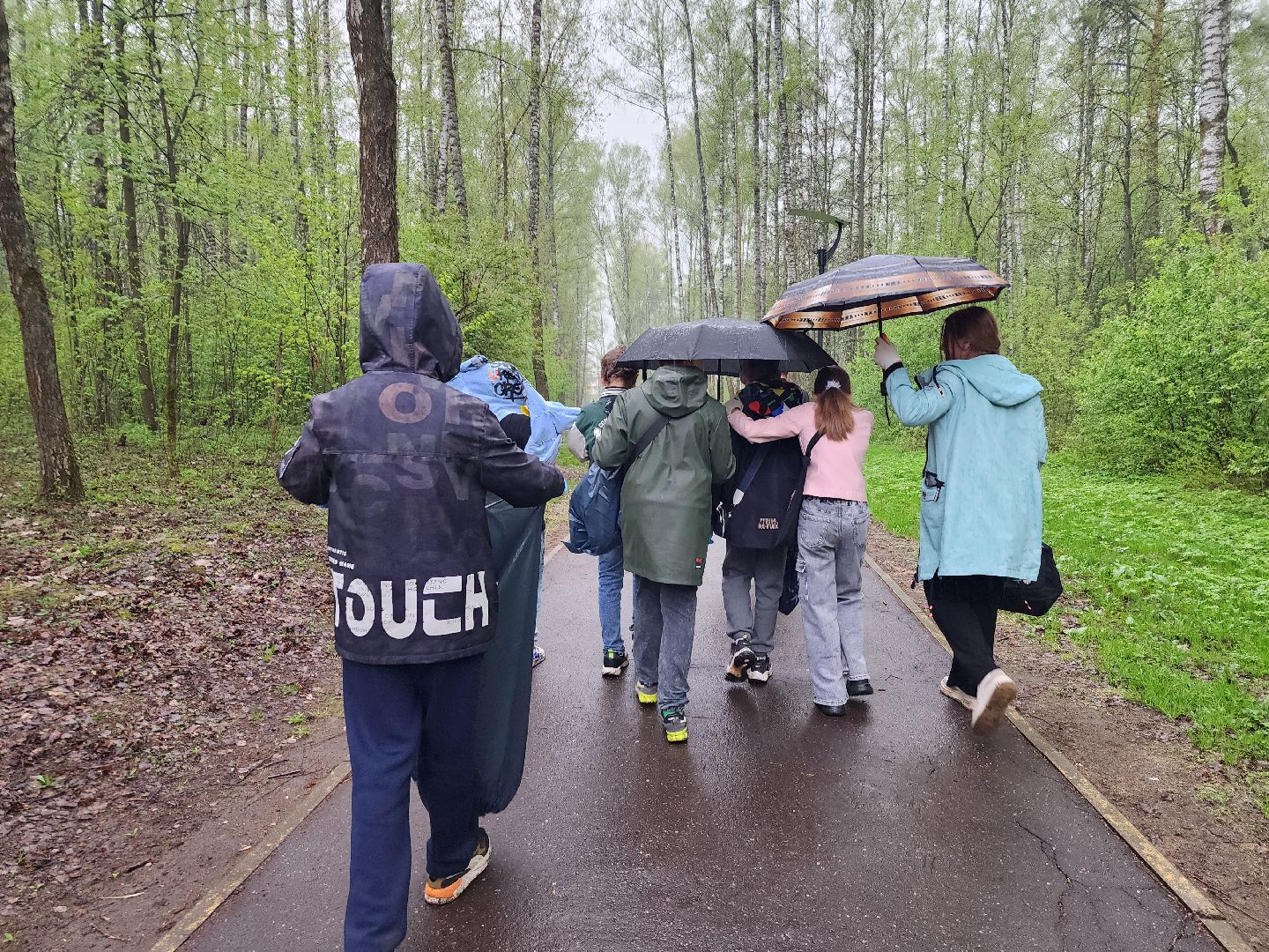 День добрых дел, уборка общественных территорий, школьники, Ногинск, Богородский городской округ,