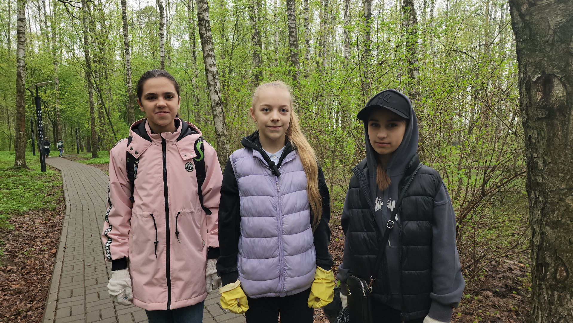 День добрых дел, уборка общественных территорий, школьники, Ногинск, Богородский городской округ,