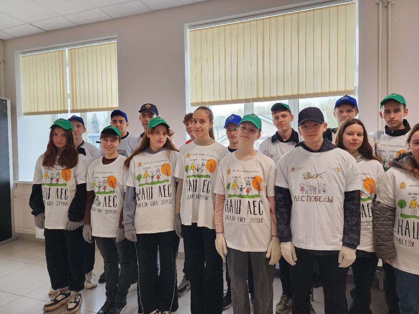 день добрых дел, ногинск, школа, посадка деревьев, сосновая аллея,