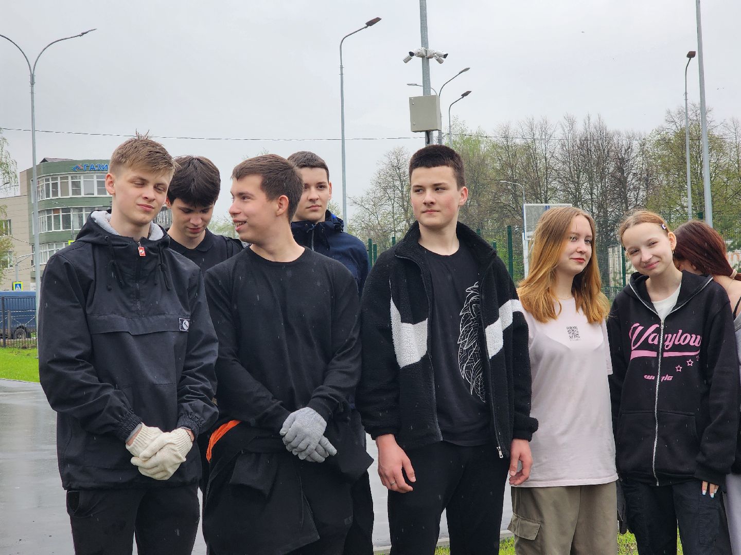 день добрых дел, ногинск, школа, посадка деревьев, сосновая аллея,