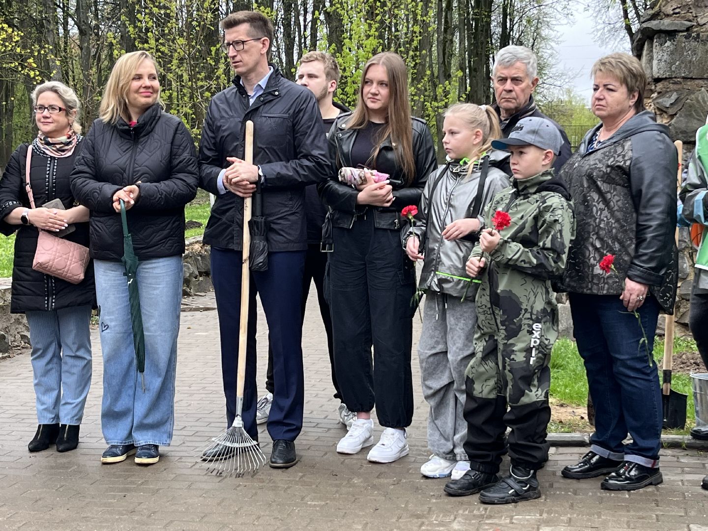 наро-фоминск, день добрых дел, роман шамнэ, наро-фоминский городской округ, дети Донбасса, Сирень, аллея памяти,