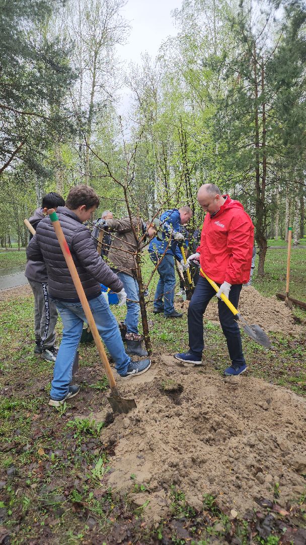 субботник, егорьевск, парк, парк 200 лет егорьевску, деревья, чебурашка, гена, шапокляк, чай, пирожки,