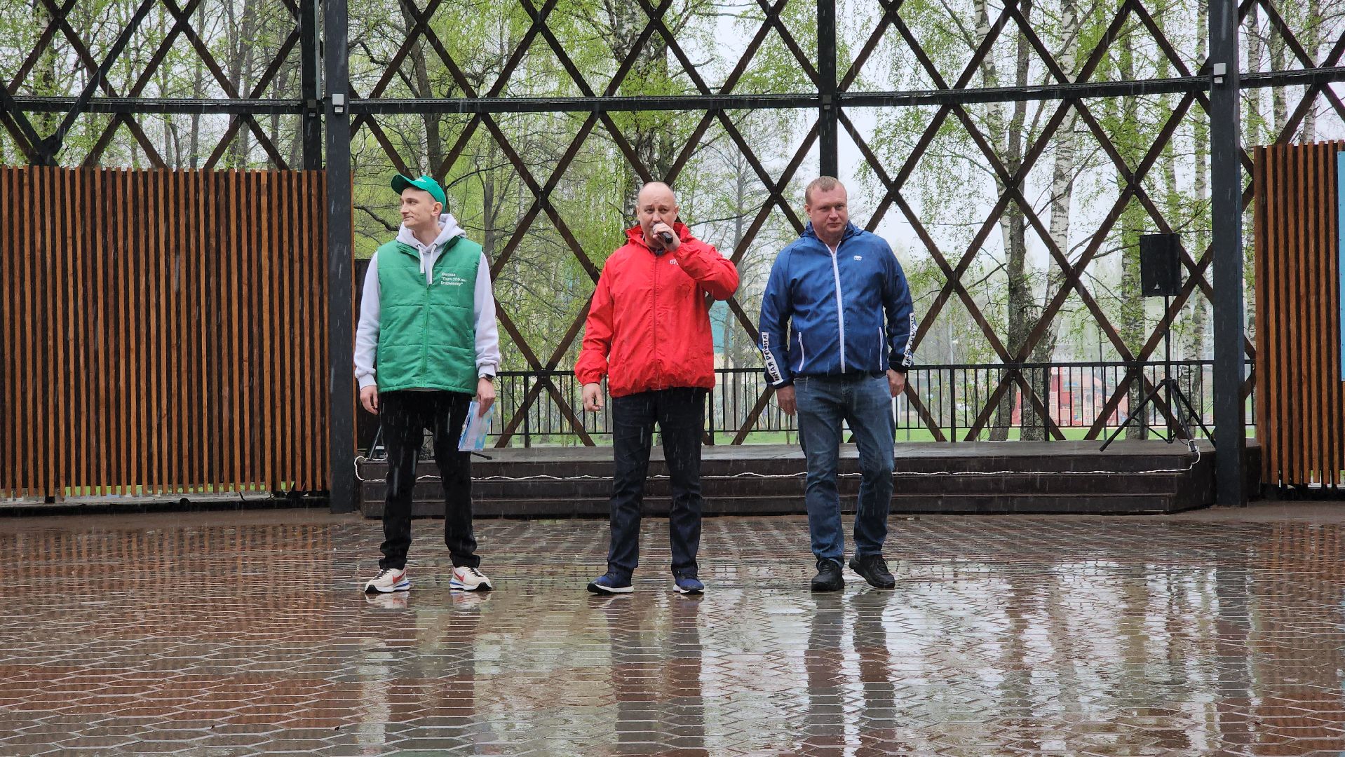 субботник, егорьевск, парк, парк 200 лет егорьевску, деревья, чебурашка, гена, шапокляк, чай, пирожки,