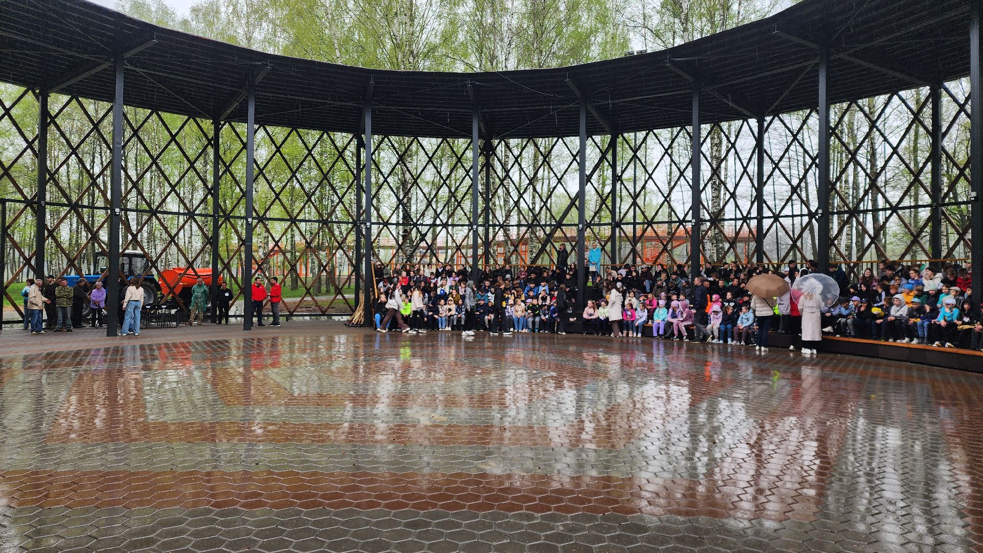 субботник, егорьевск, парк, парк 200 лет егорьевску, деревья, чебурашка, гена, шапокляк, чай, пирожки,