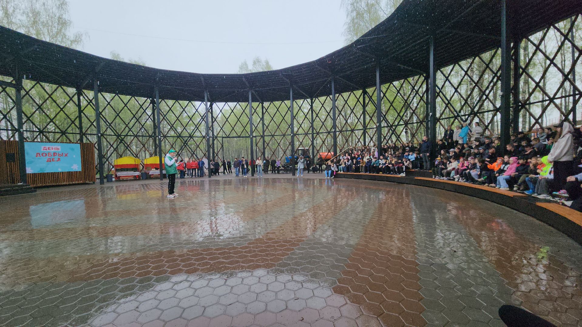 субботник, егорьевск, парк, парк 200 лет егорьевску, деревья, чебурашка, гена, шапокляк, чай, пирожки,