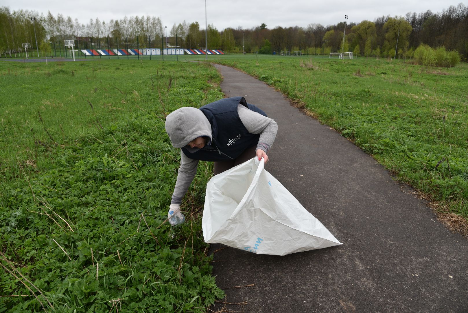 лотошино, лотошинский стадион, вода россии, субботник, экология, река,