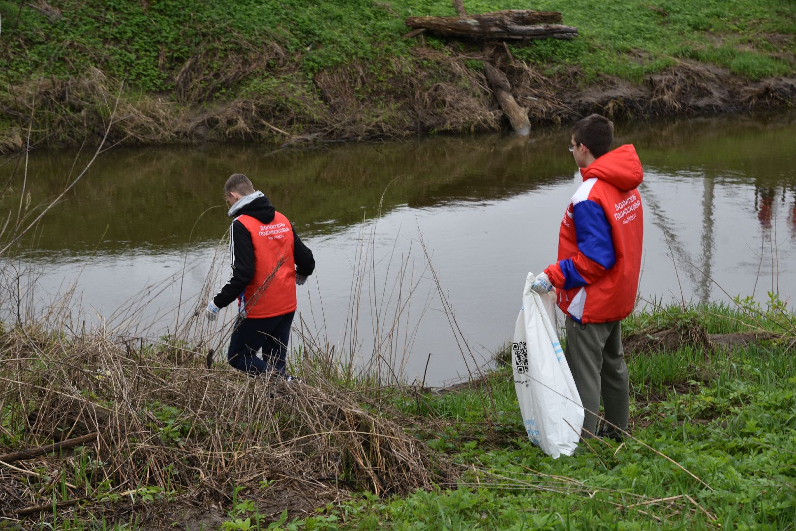 лотошино, лотошинский стадион, вода россии, субботник, экология, река,