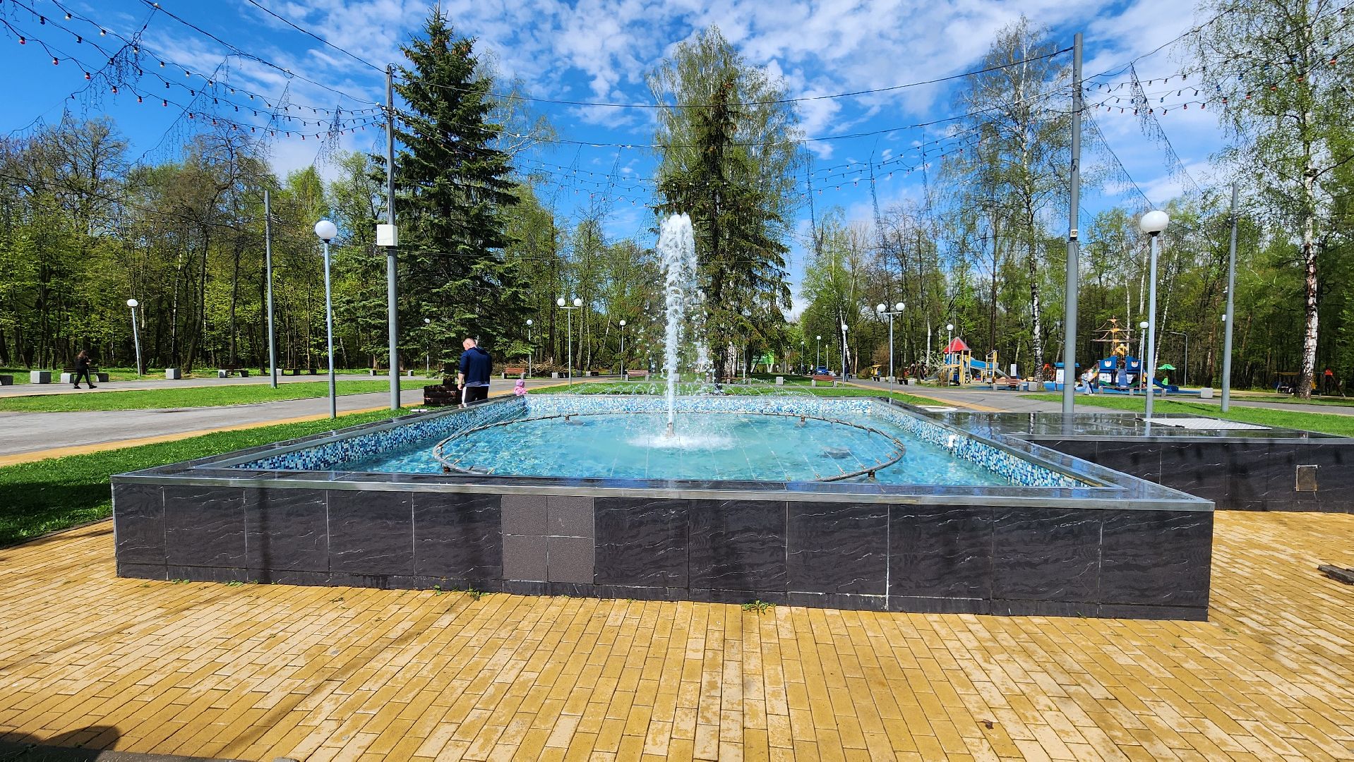 кашира, городской парк, день добрых дел, открытие теплого сезона, фонтан,