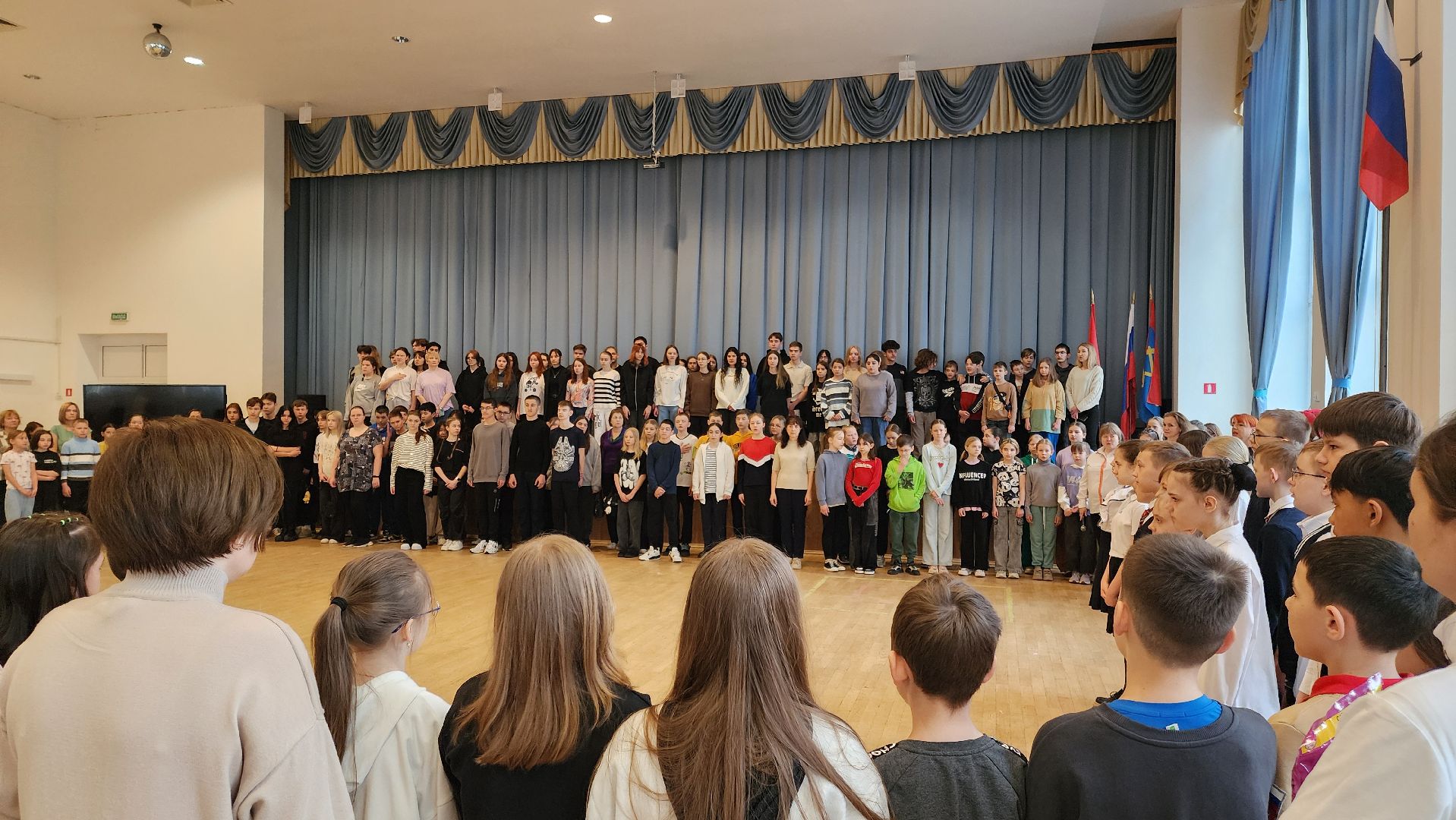 Подольск, Гимназия 7, Поднятие флага, день добрых дел,