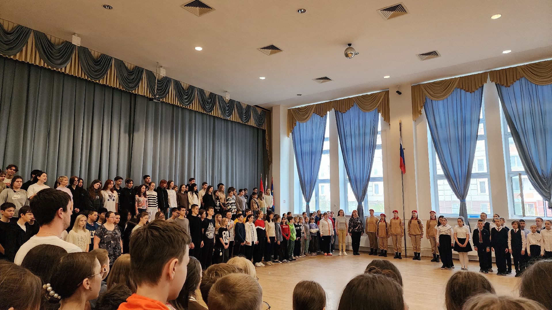 Подольск, Гимназия 7, Поднятие флага, день добрых дел,