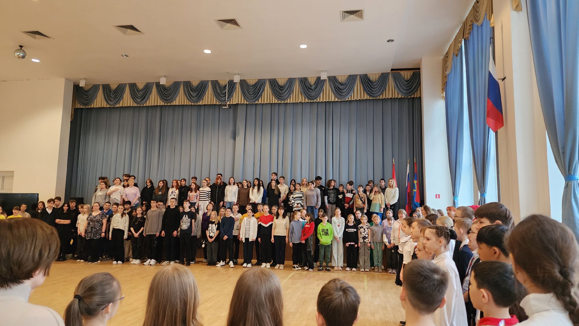 Подольск, Гимназия 7, Поднятие флага, день добрых дел,