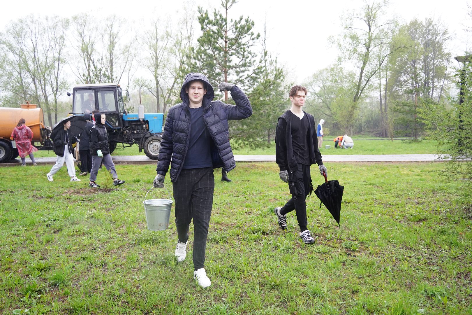 общеобластной субботник, день добрых дел, озеро Юбилейное, Рошаль, рошальский лицей, Большая Шатура, парк Крестов брод, озеленение,