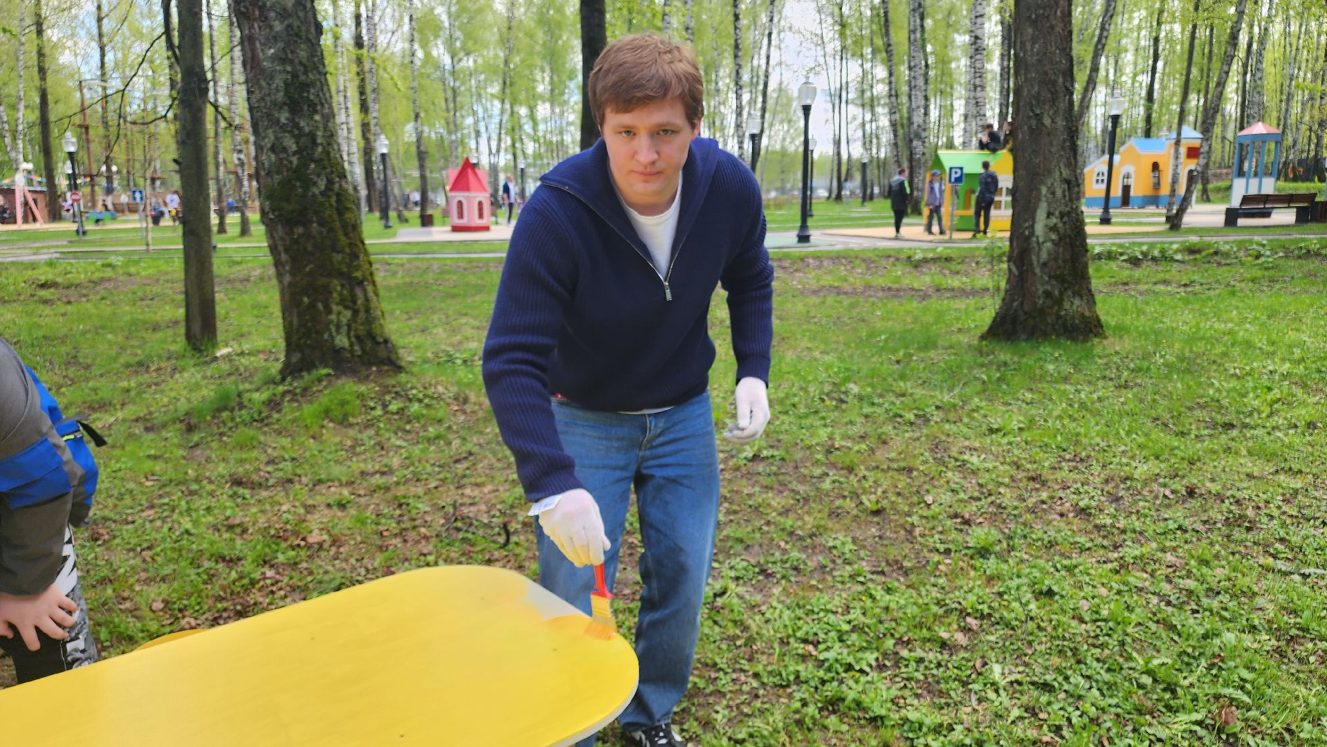 кашира, день добрых дел, скамья дружбы, министерство благоустройства, городской парк, благотворительная акция,