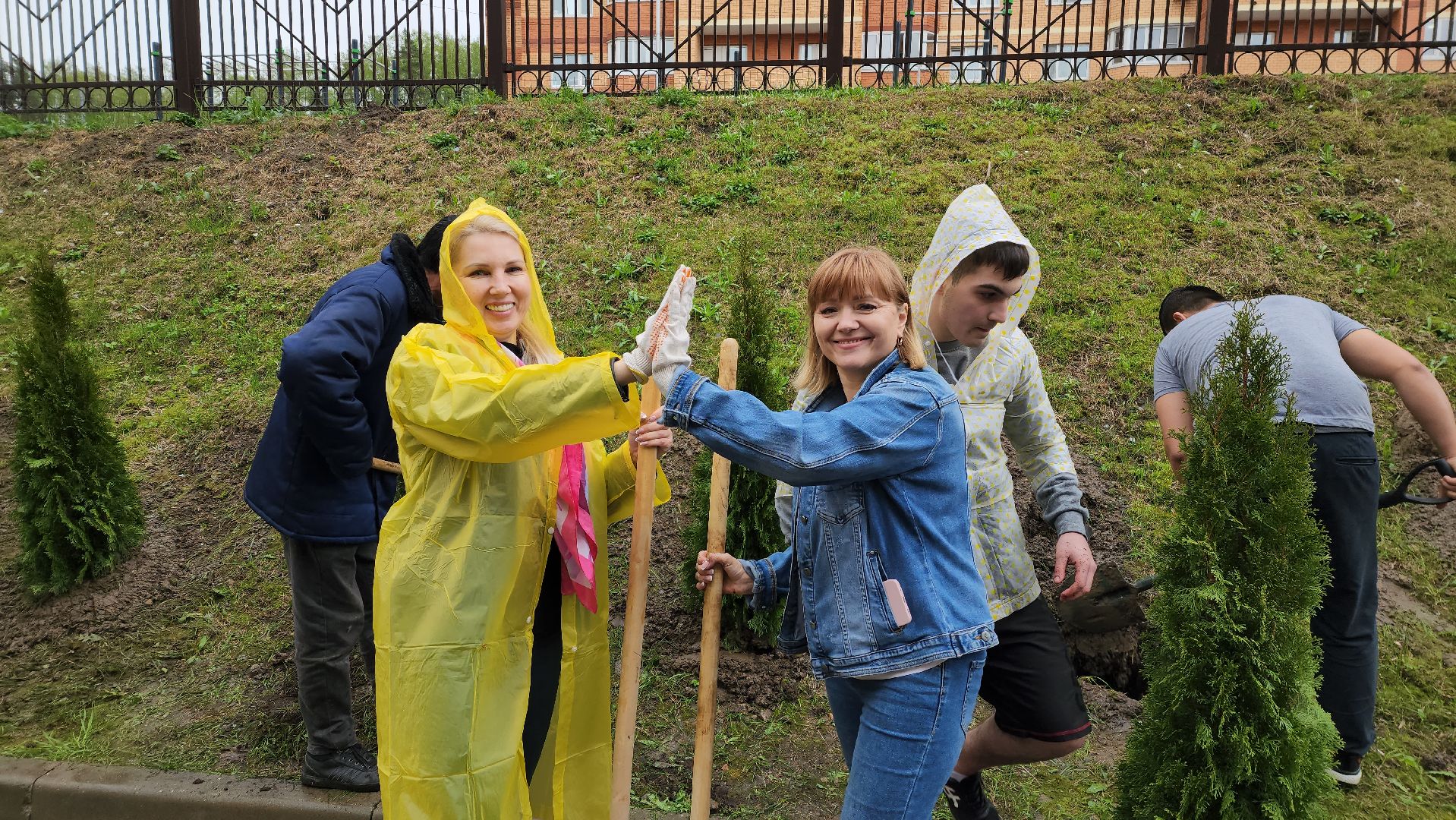 день добрый дел, общероссийский субботник, посадка деревьев,