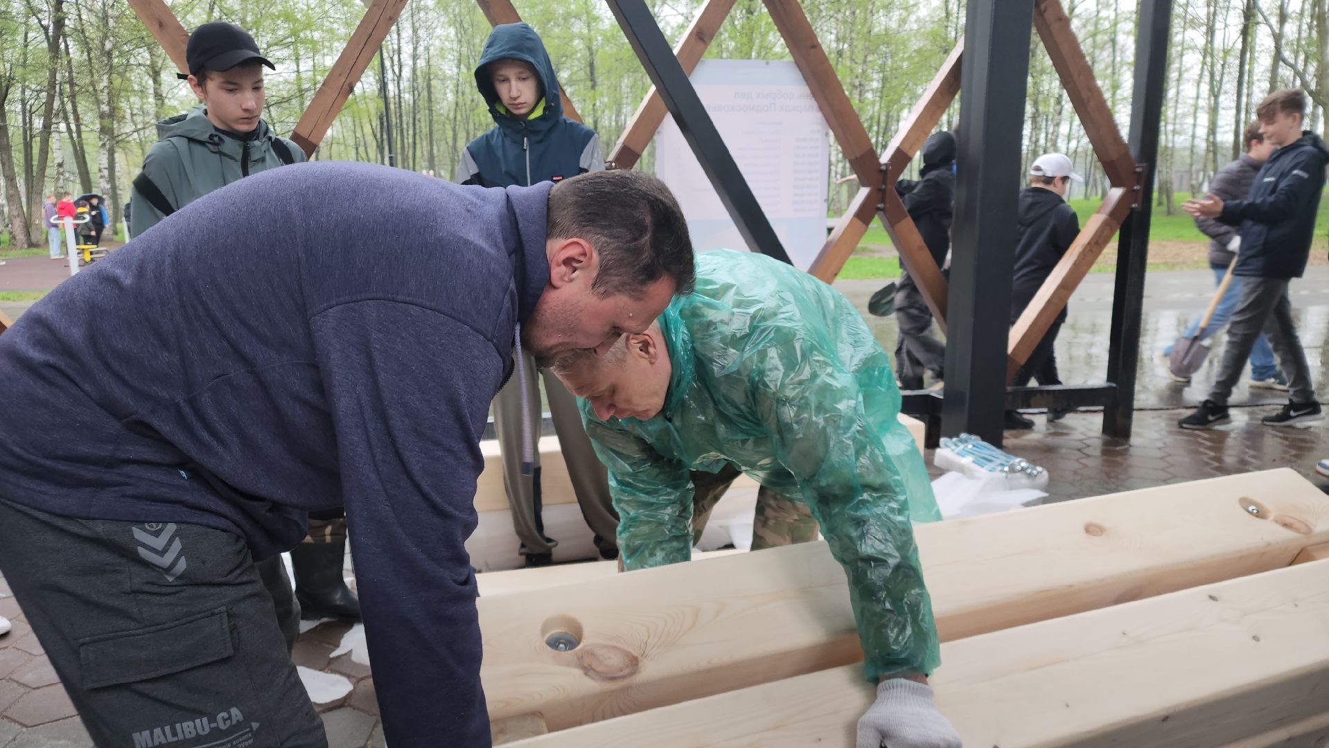 егорьевск, день добрых дел, лавочки, мастер класс, дети, студенты, парк, 200 лет егорьевску,