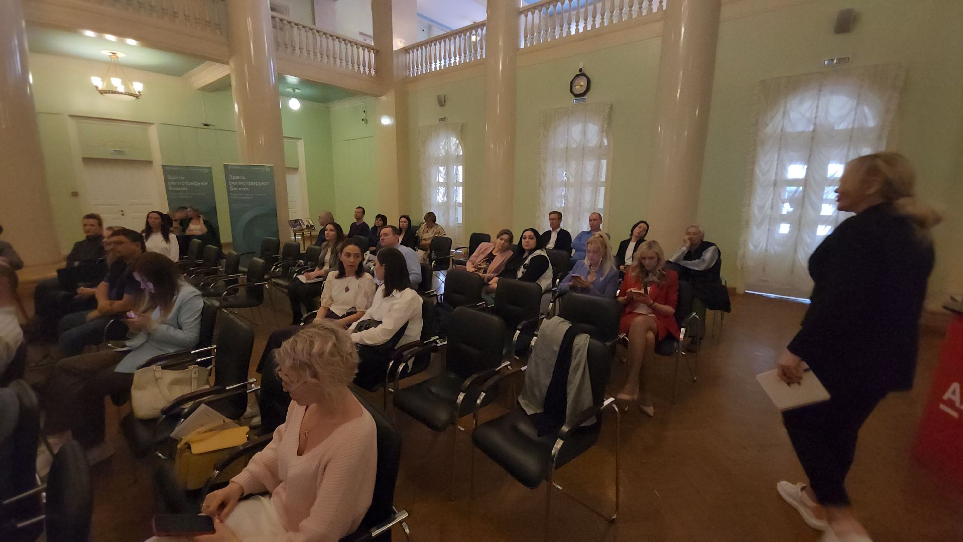 Форум Человек - основа бизнеса, дворец культуры, Марина Курякова, промышленники, Жуковская ТПП, торгово-промышленная палата,