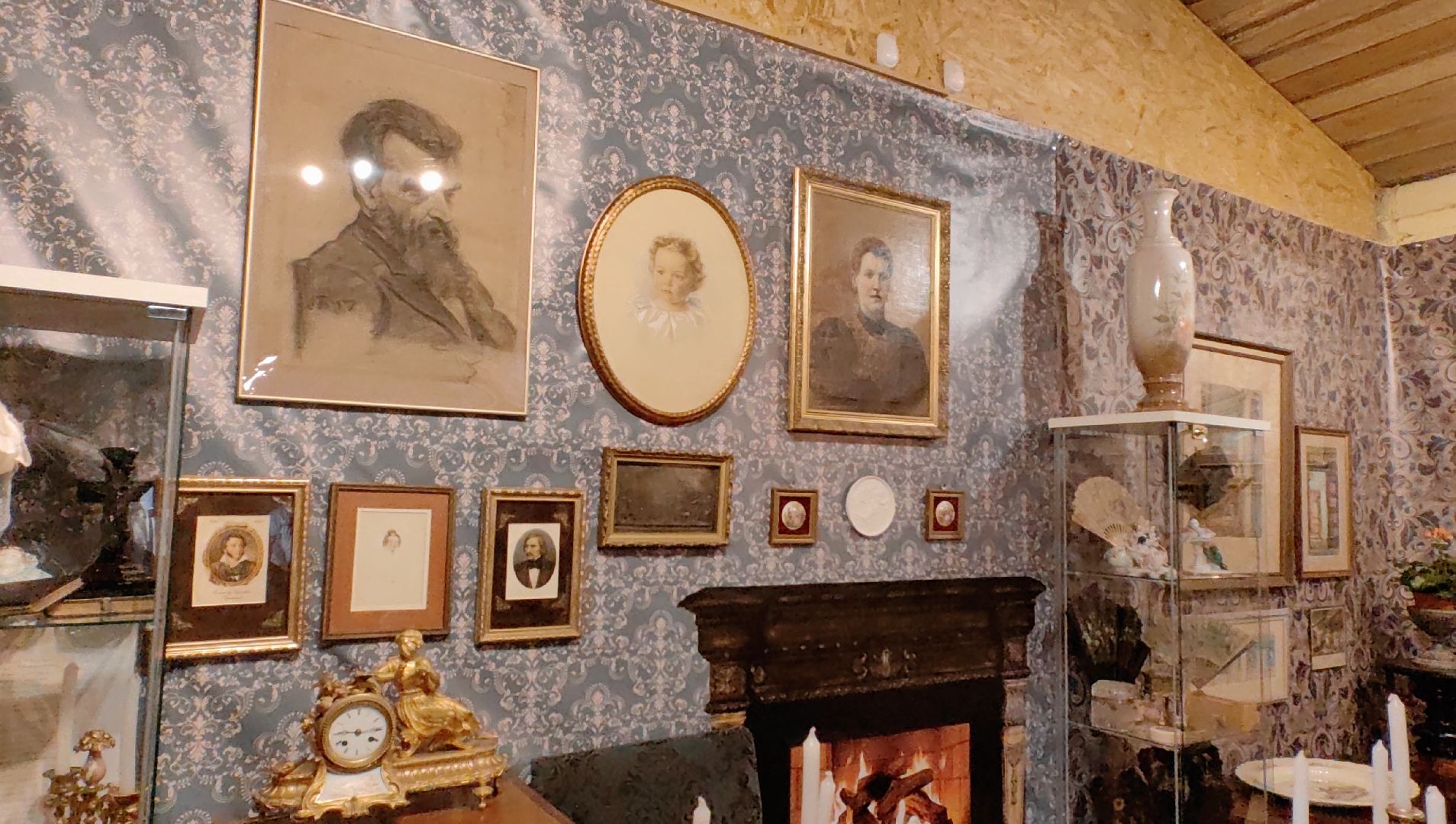 музей, экспонаты, 19 век, актеры,