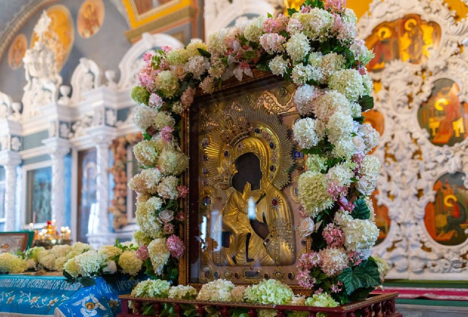 Домодедово, объект культурного наследия, Подмосковье, Культура, День добрых дел, Церковь, Храм, субботник, Субботник в храме, Духовенство, Отец Александр,