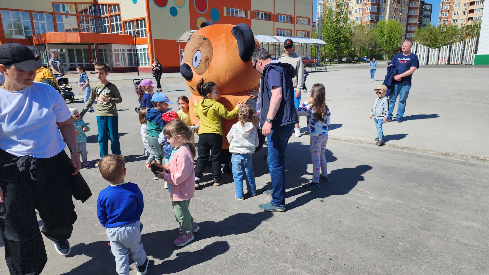 долгопрудный, майские праздники, лето, центральный парк,рисунки на асфальте,