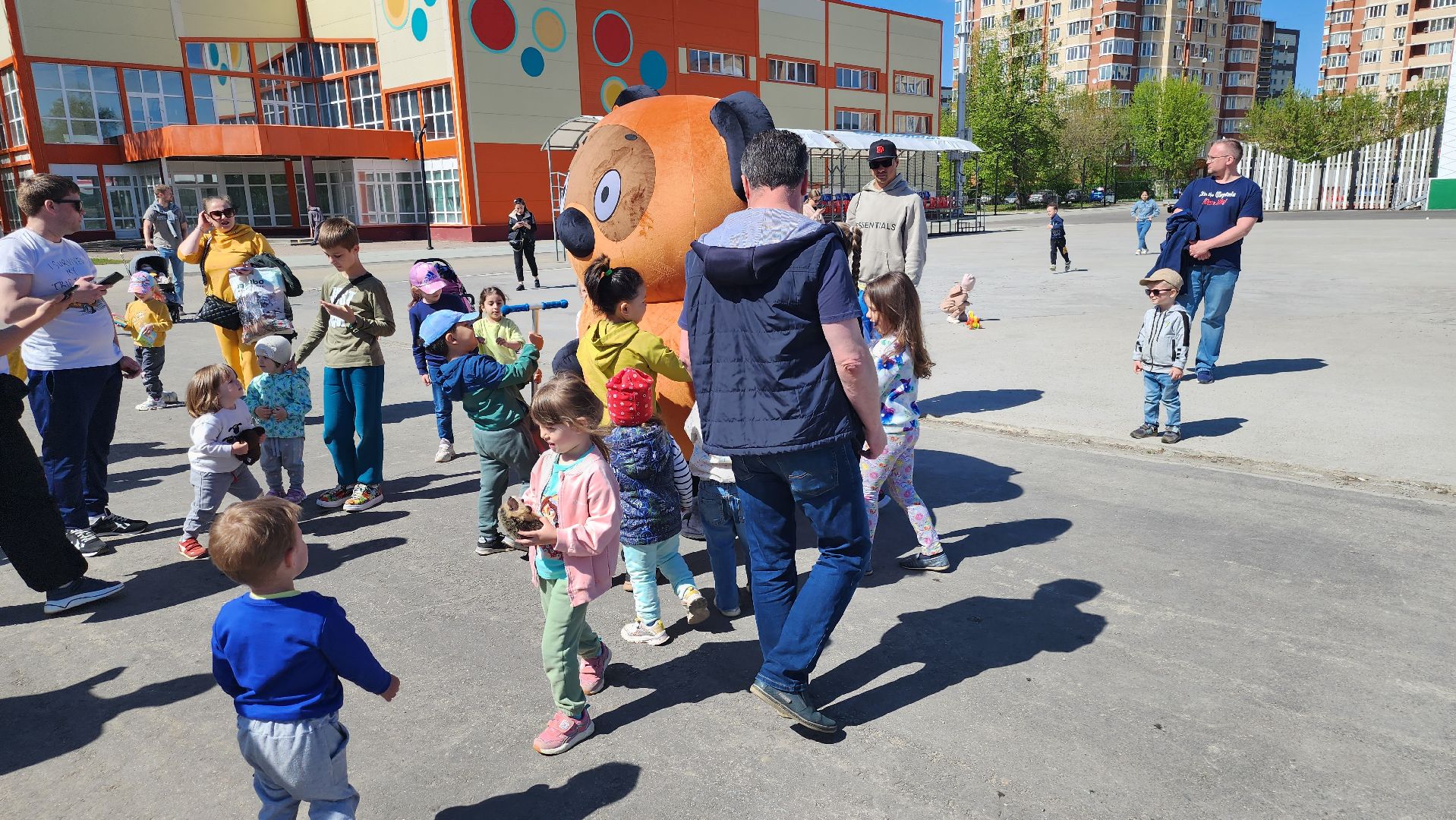 долгопрудный, майские праздники, лето, центральный парк,рисунки на асфальте,