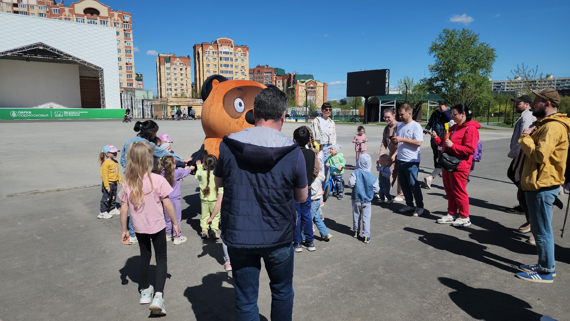 долгопрудный, майские праздники, лето, центральный парк,рисунки на асфальте,