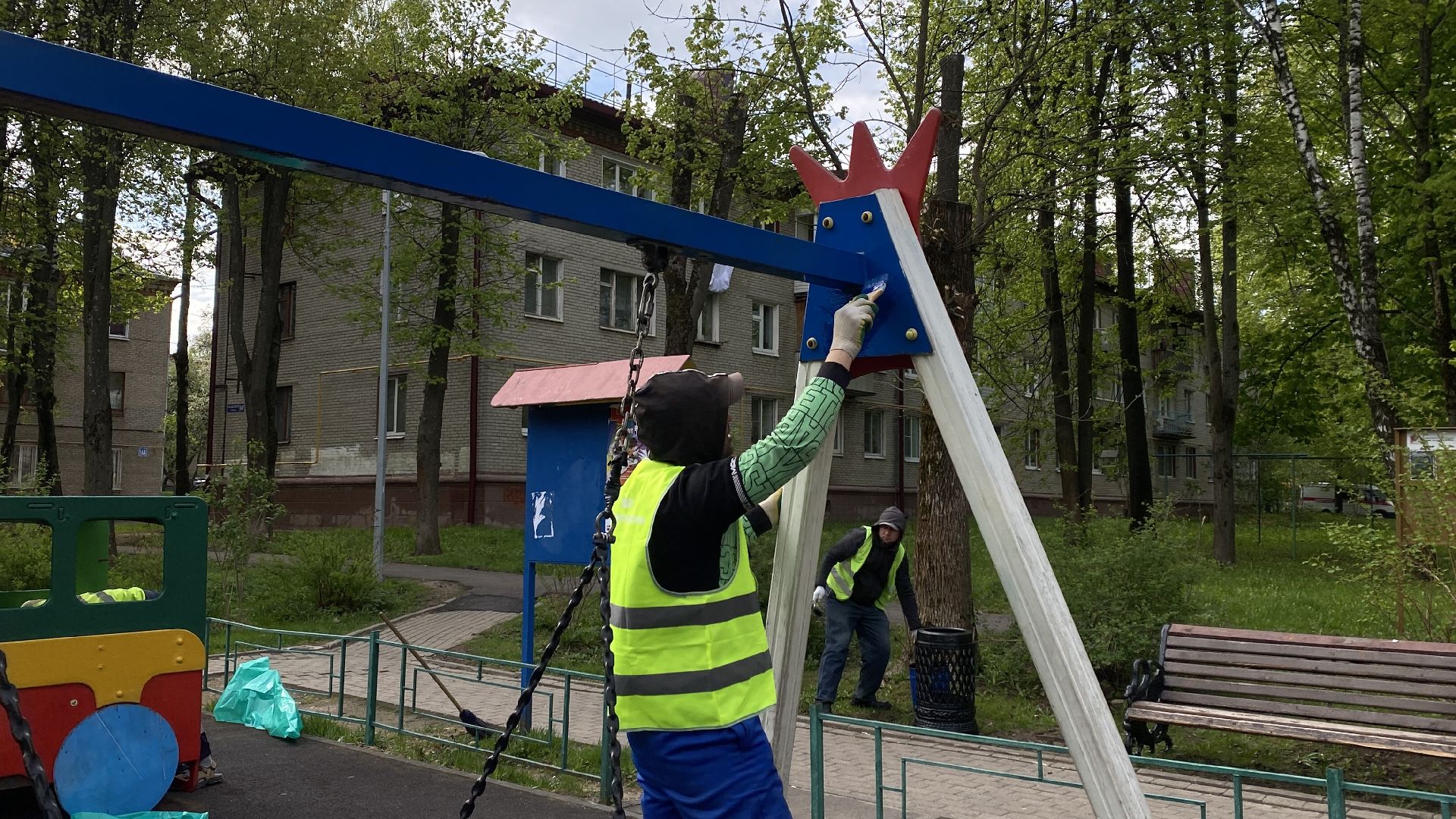 мбу благоустройство, ленинский городской округ, добрые дела, детские площадки, покраска детских площадок,