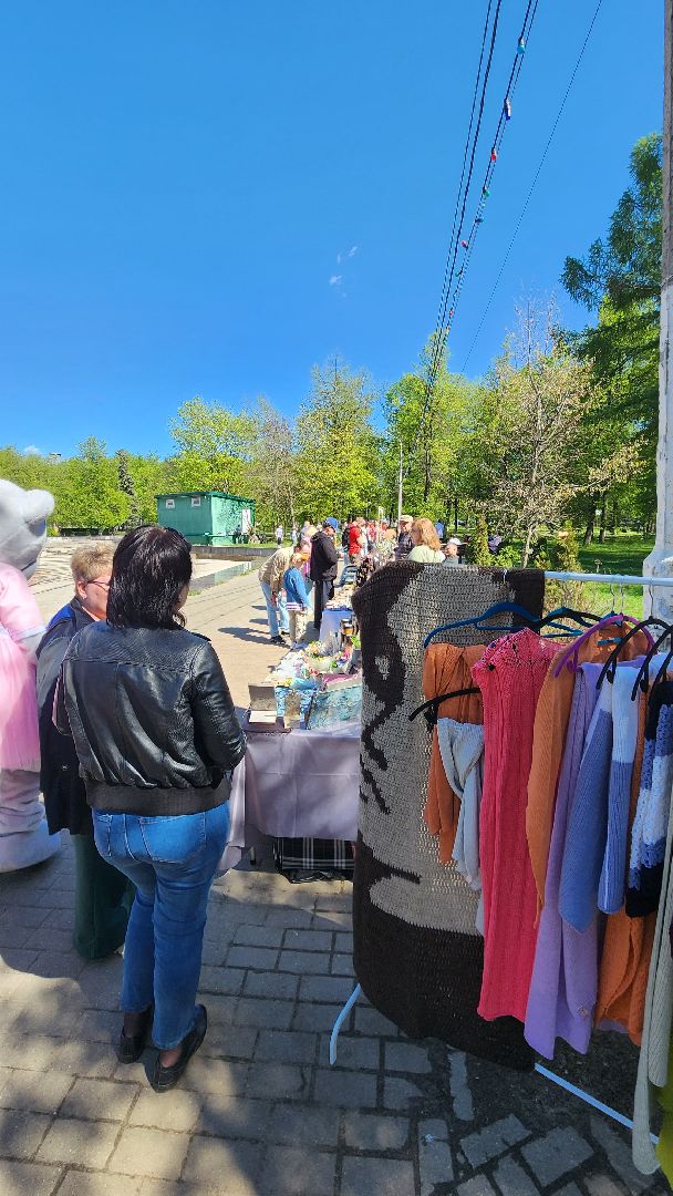 сквер 28 квартал, Ксения Лилеева, Алиса и Алексей Новиковы, открытие теплого сезона, праздник,