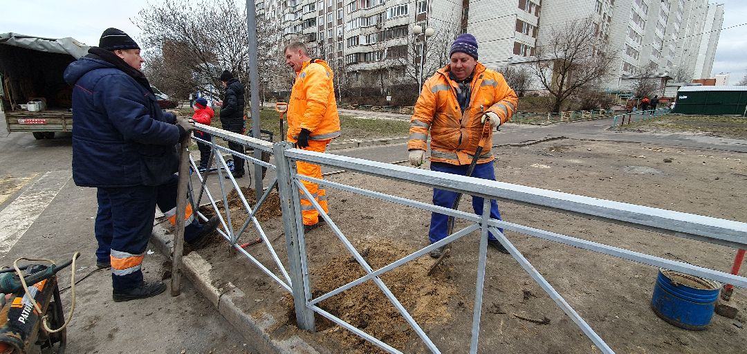 благоустройство, установка ограждений, пешеходный переход, перекресток, Дзержинский
