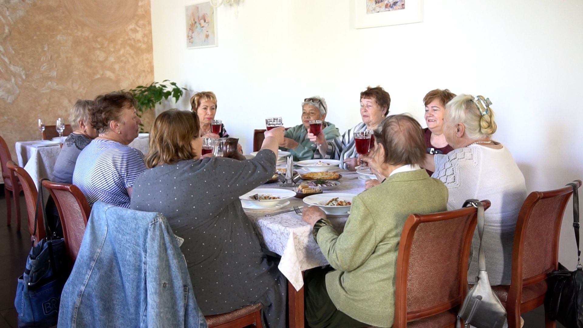 егорьевск, социальный проект, соединяя поколения, кафе, бесплатный обед, день труда, ветеран труда,