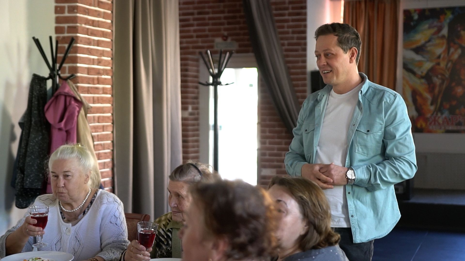 егорьевск, социальный проект, соединяя поколения, кафе, бесплатный обед, день труда, ветеран труда,