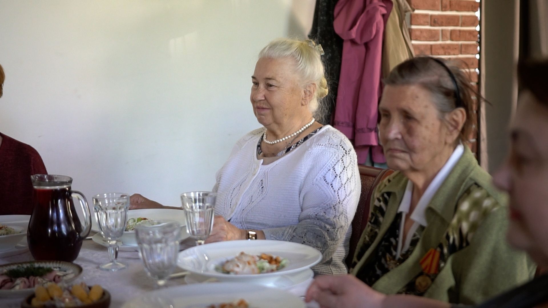 егорьевск, социальный проект, соединяя поколения, кафе, бесплатный обед, день труда, ветеран труда,