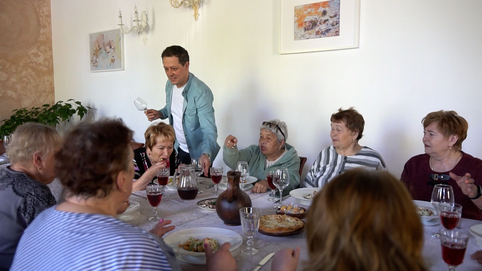 егорьевск, социальный проект, соединяя поколения, кафе, бесплатный обед, день труда, ветеран труда,