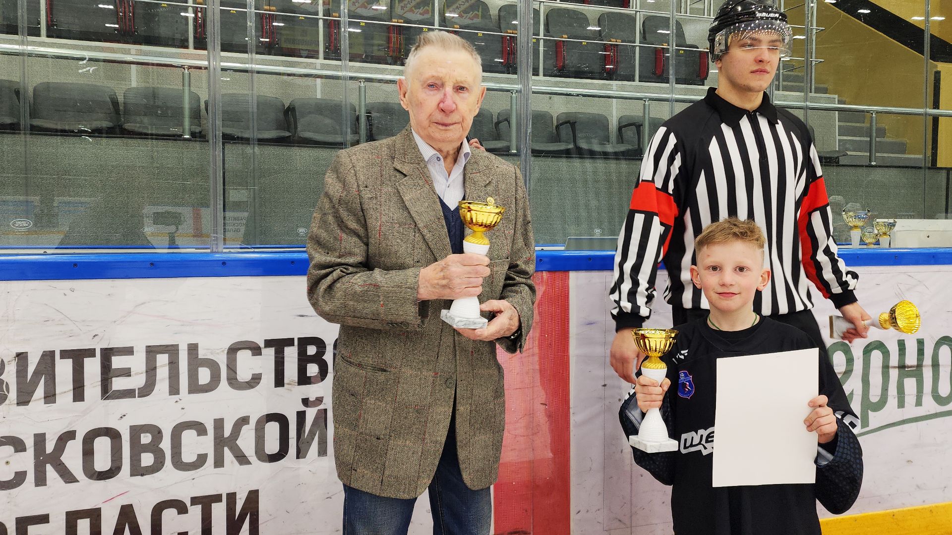 электросталь, электросталь спортивная, мой город, спорт в подмосковье, спорт подмосковья, спорт московской области, кубок, кубок парамошкина, хоккей, хоккейная команда, хоккейный сезон, хоккейный турнир,