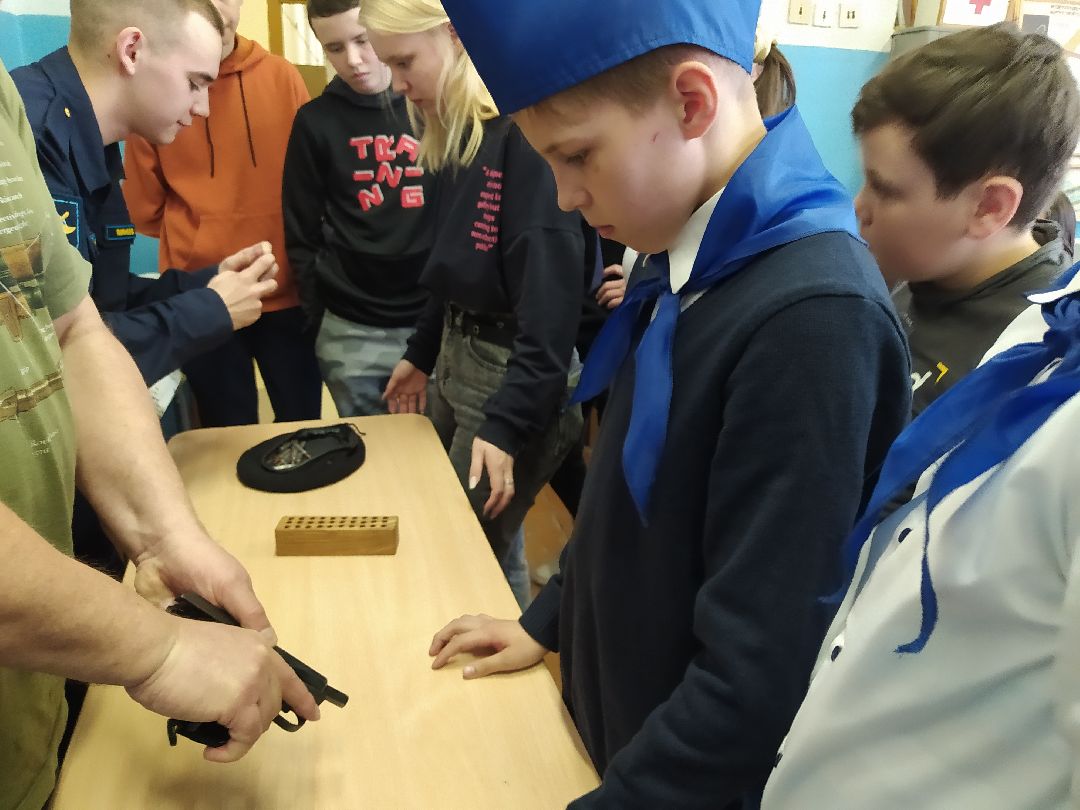 Зарница, строевая подготовка, ПДД, игра