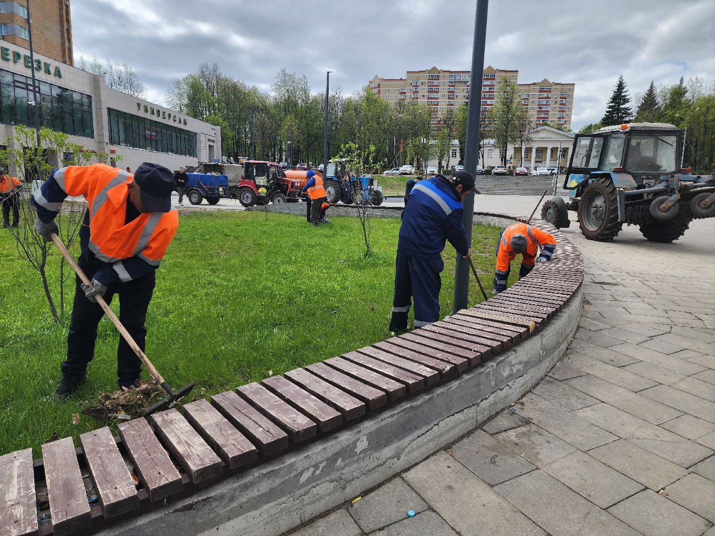 красноармейск, г.о. пушкинский, уборка общественных территорий, поливальная машина,