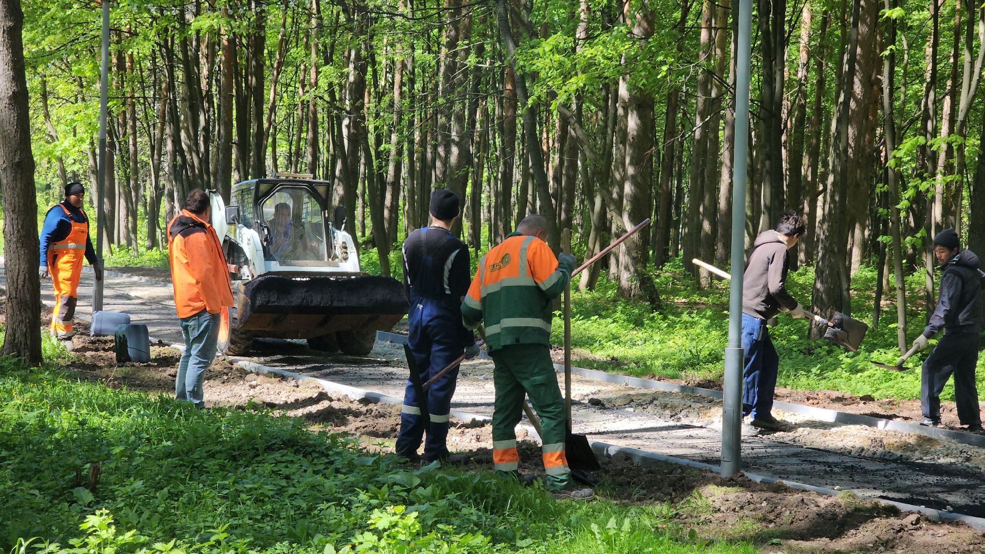 кашира, городской парк, тротуар, дорожка, новый асфальт, ремонт, благоустройство,