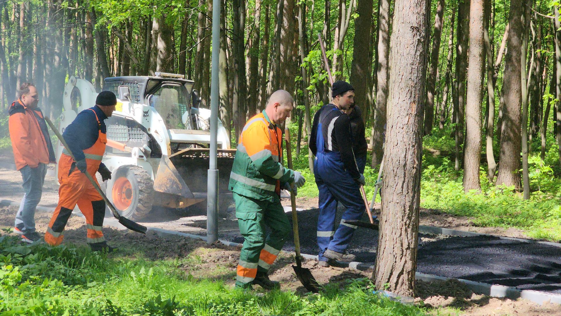 кашира, городской парк, тротуар, дорожка, новый асфальт, ремонт, благоустройство,