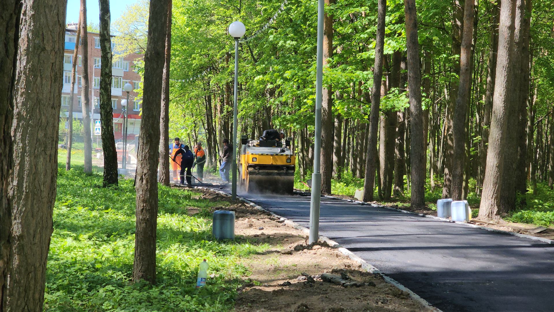 кашира, городской парк, тротуар, дорожка, новый асфальт, ремонт, благоустройство,