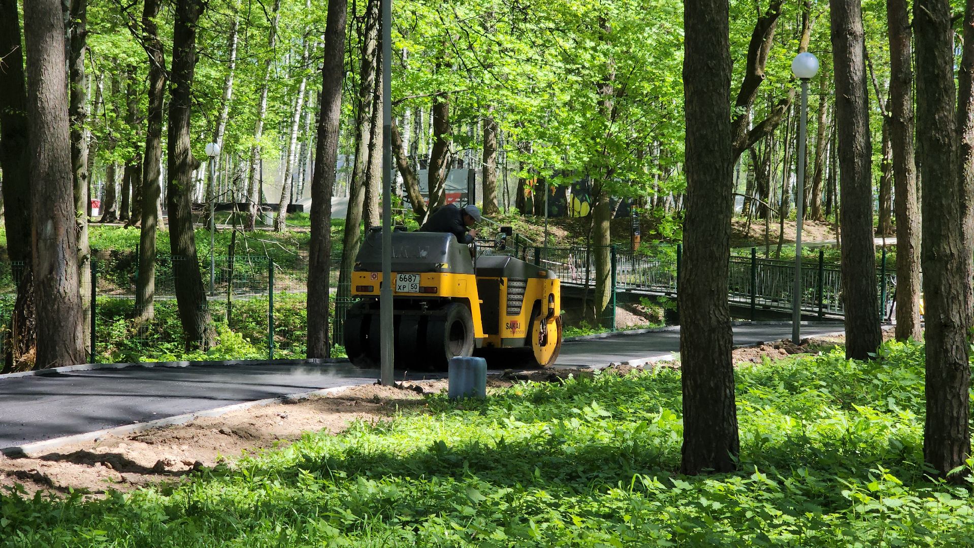кашира, городской парк, тротуар, дорожка, новый асфальт, ремонт, благоустройство,