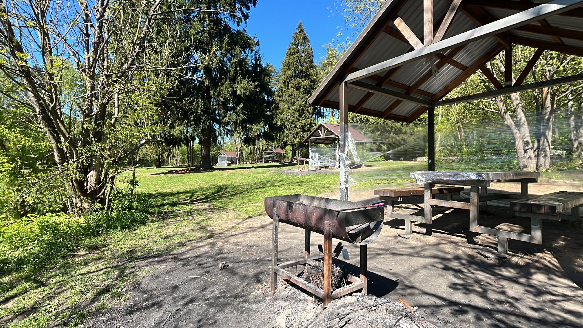 шашлык, шашлыки, шашлык у озера, мангал, озеро, пруд,