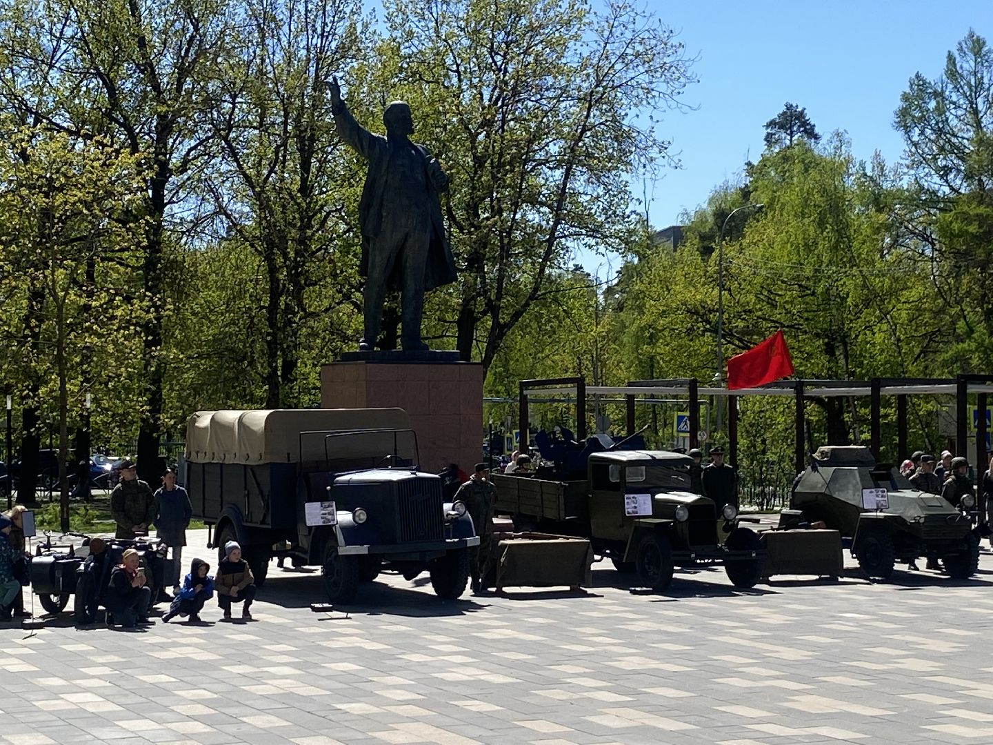 победный май во власихе, День Победы во Власихе, плац-концерт военнослужащих, ансамбль Красная звезда, Командующий РВСН, Глава ЗАТО Власиха,