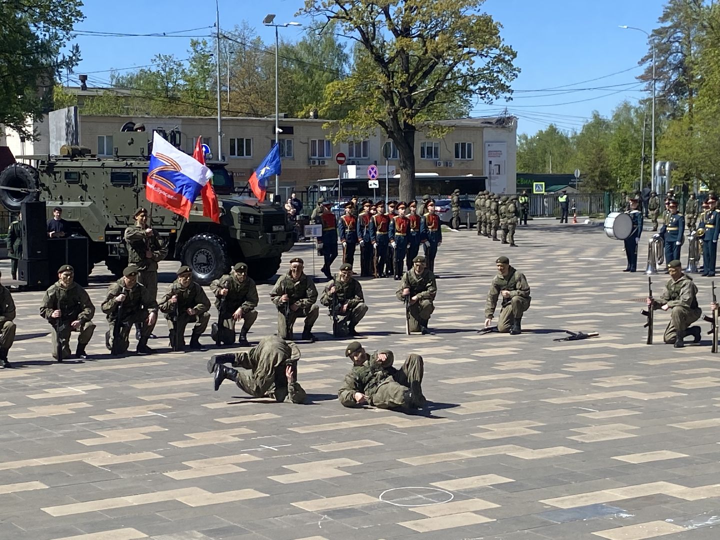 победный май во власихе, День Победы во Власихе, плац-концерт военнослужащих, ансамбль Красная звезда, Командующий РВСН, Глава ЗАТО Власиха,