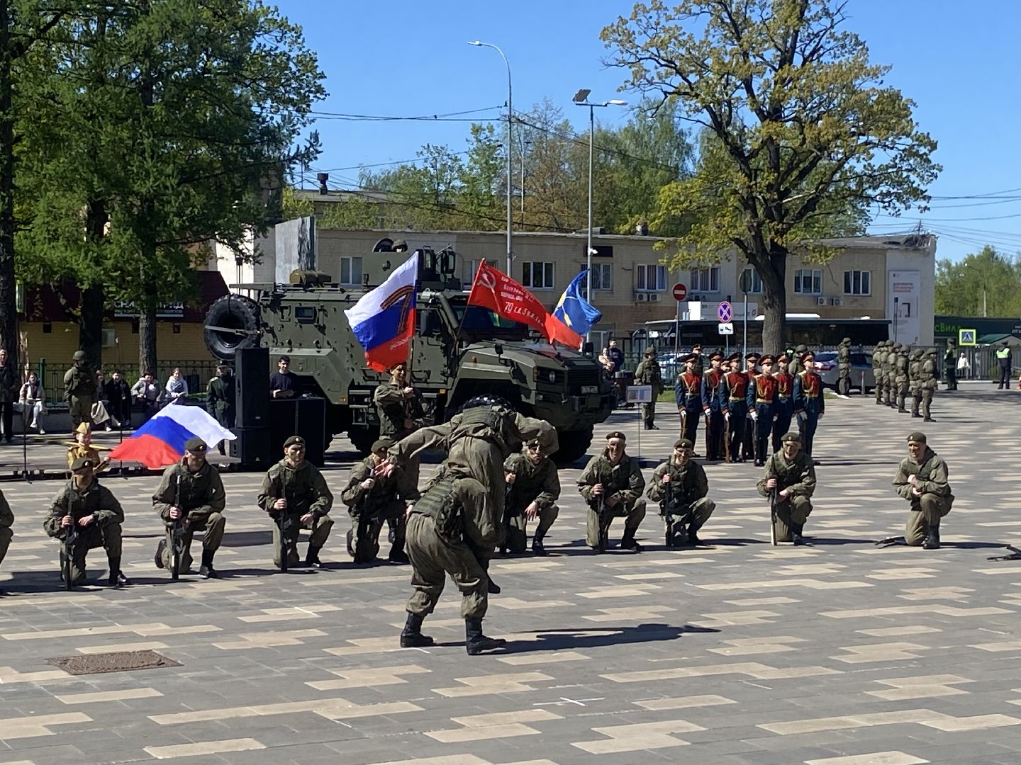 победный май во власихе, День Победы во Власихе, плац-концерт военнослужащих, ансамбль Красная звезда, Командующий РВСН, Глава ЗАТО Власиха,