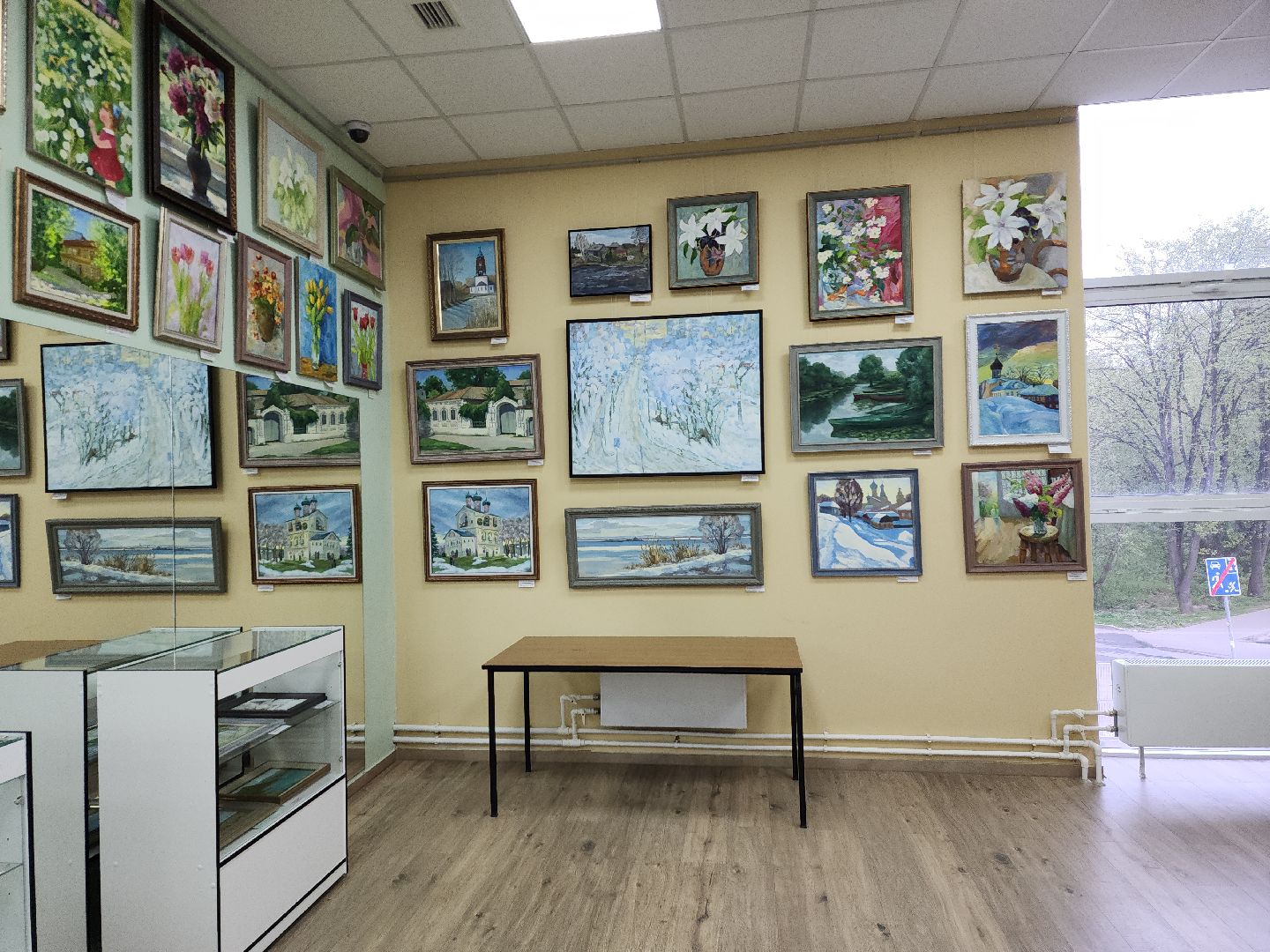 пушкино, экспозиция, самобытное творчество, живопись, художественная выставка, художник-педагог,