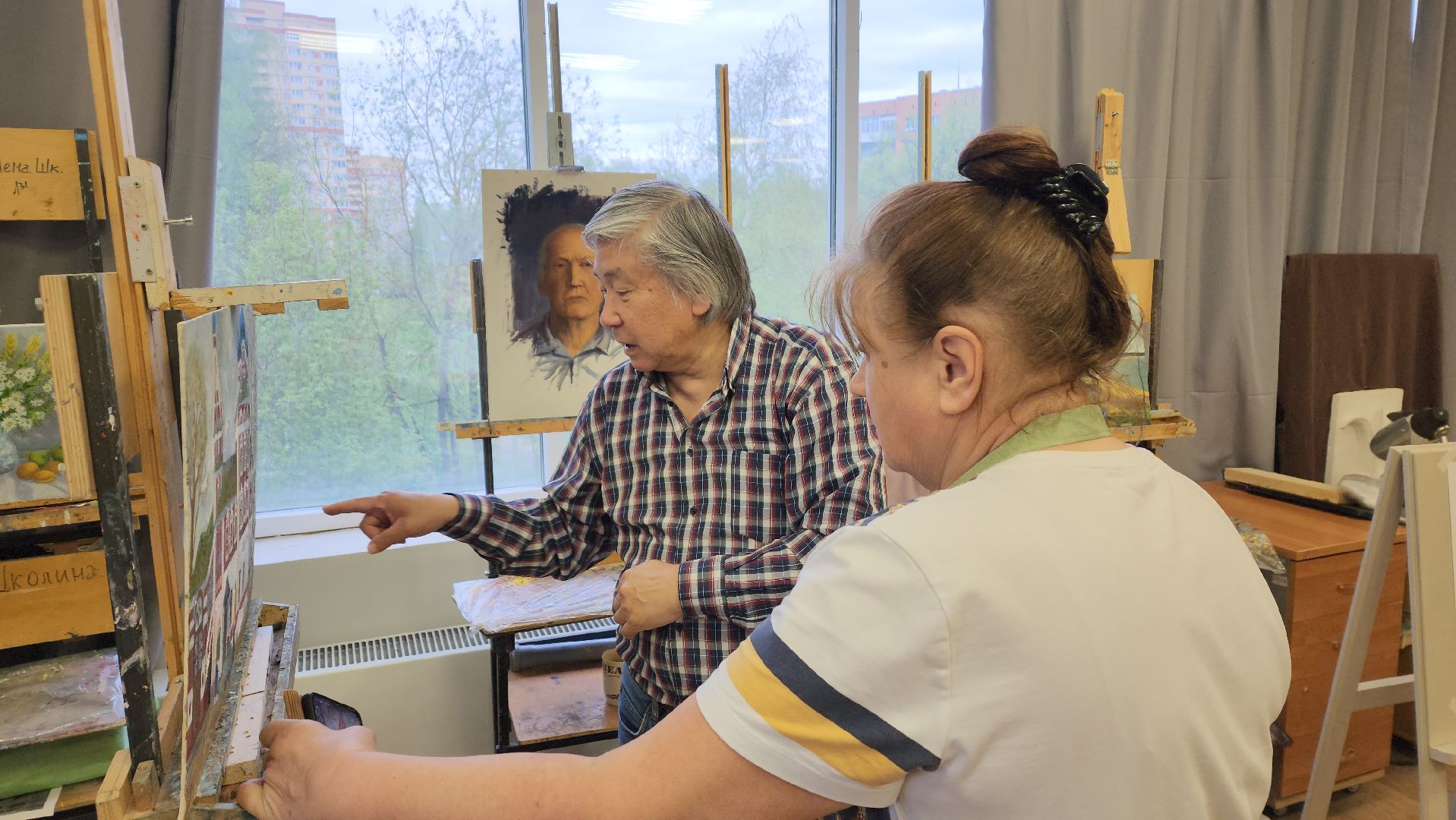 пушкино, экспозиция, самобытное творчество, живопись, художественная выставка, художник-педагог,